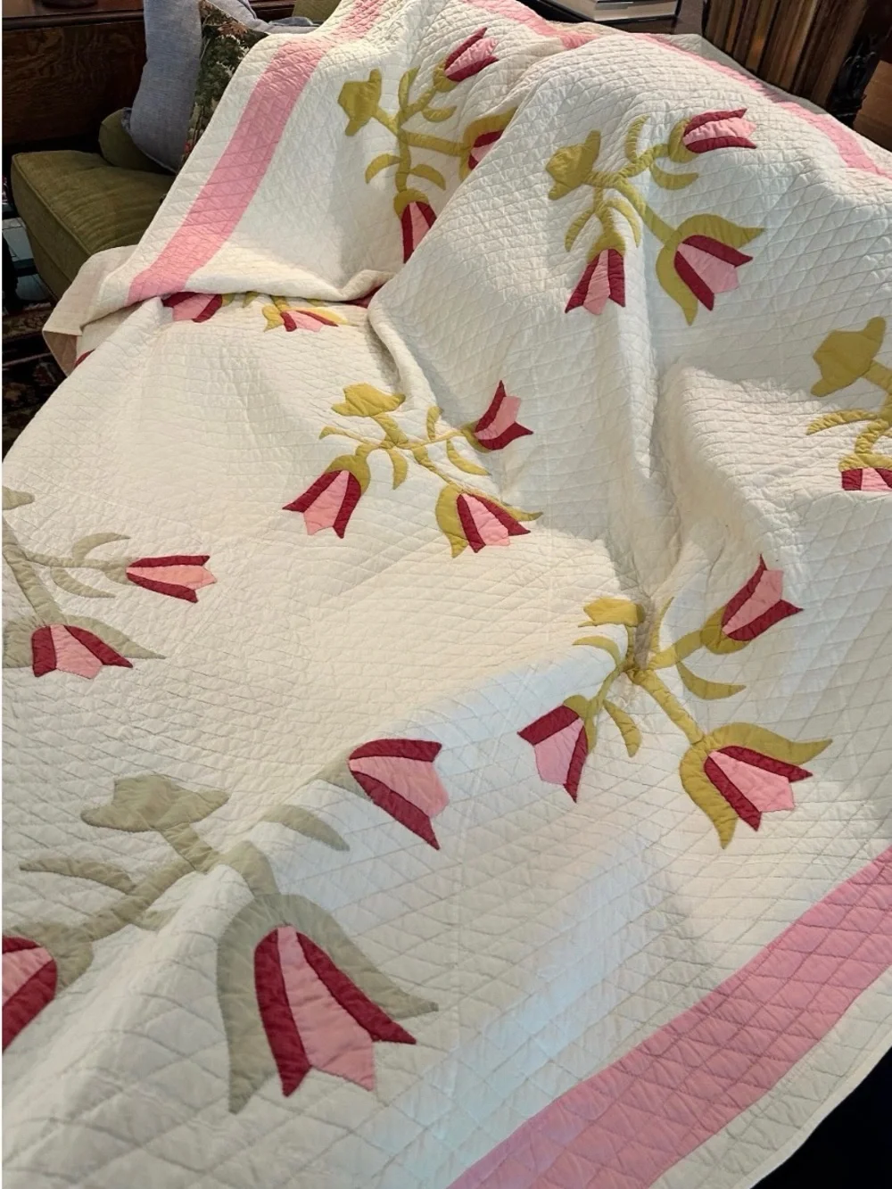 Antique Floral Tulip Quilt Top in Cream, Pink & Red